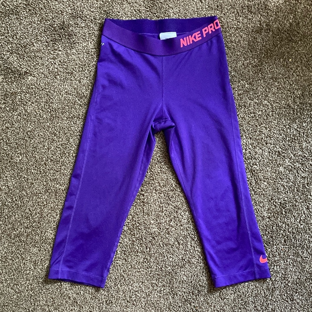 Nike Pro Women's Sz S, purple, Dri-Fit Compression 3/4 Leg Training Capris
